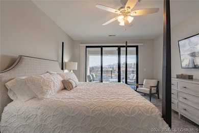 Ultra-luxury lakefront living at Cypress-recently repositioned - photo 42
