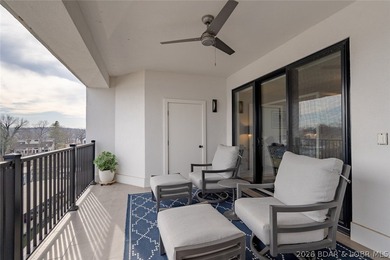 Ultra-luxury lakefront living at Cypress-recently repositioned - photo 47