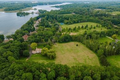 Space, serenity, and sensational design meet at W1818 Lake Rd! - photo 7