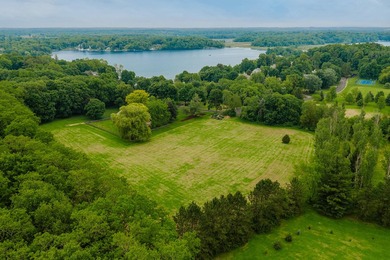 Space, serenity, and sensational design meet at W1818 Lake Rd! - photo 9