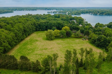 Space, serenity, and sensational design meet at W1818 Lake Rd! - photo 10