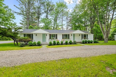 Discover a rare opportunity to own a beautifully landscaped 38 - photo 2