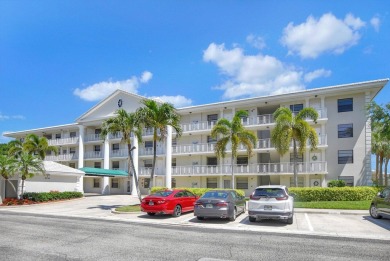 Lake Condo For Sale in Boca Raton, Florida