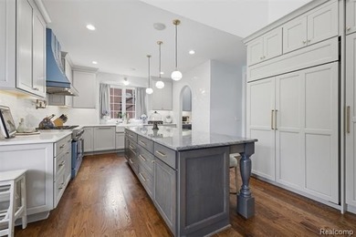 Welcome to 18199 Parkshore Drive in the prestigious Stonewater - photo 16