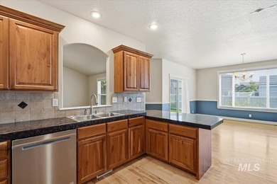 Beautifully maintained home in the heart of Star, ideally - photo 17