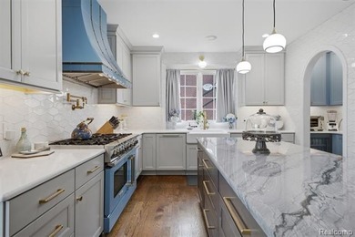 Welcome to 18199 Parkshore Drive in the prestigious Stonewater - photo 20