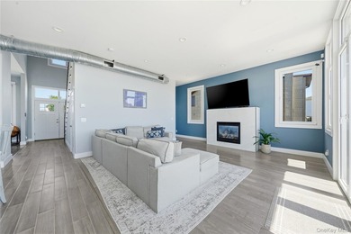 Don't miss this stunning 5-bedroom, 3-bath Waterfront - photo 5