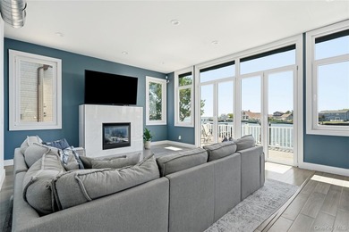 Don't miss this stunning 5-bedroom, 3-bath Waterfront - photo 8