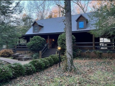 This 2,200 sq. ft. custom cypress log home features 3 master - Lake Home For Sale in Byrdstown, Tennessee