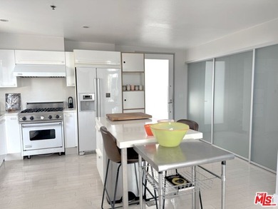 CORNER LOFT | SECOND FLOOR | STUNNING LIGHT l MARINA DEL REY - photo 15