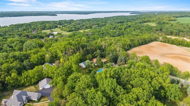 Stunning fully renovated 5BR/4.5BA ranch on secluded .88-acre - photo 2