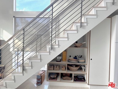 CORNER LOFT | SECOND FLOOR | STUNNING LIGHT l MARINA DEL REY - photo 23
