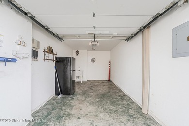 Welcome to 516 Medina Street, a beautiful attached single family - photo 25