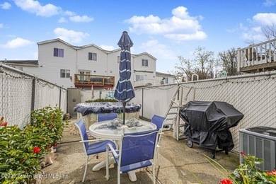 Welcome to 516 Medina Street, a beautiful attached single family - photo 26