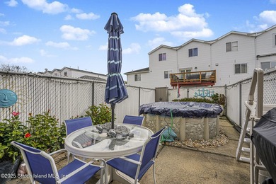 Welcome to 516 Medina Street, a beautiful attached single family - photo 27