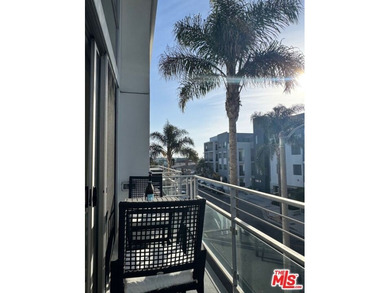 CORNER LOFT | SECOND FLOOR | STUNNING LIGHT l MARINA DEL REY - photo 48