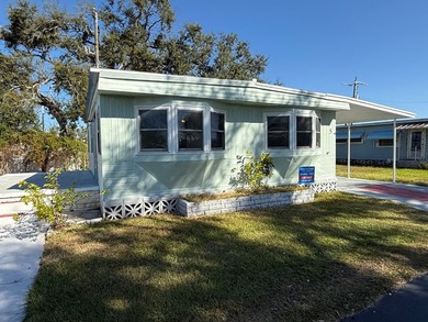 Just listed is this move-in ready 2-bedroom 2-bathroom located - photo 2