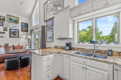 Lake life doesn't have to mean a huge house--just the perfect - photo 9