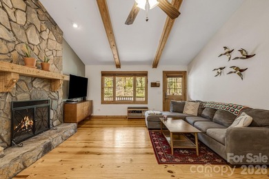 Meticulously maintained and full of charm, this 2 bed, 2 bath - photo 1