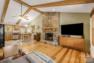 Meticulously maintained and full of charm, this 2 bed, 2 bath - photo 8