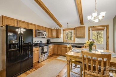 Meticulously maintained and full of charm, this 2 bed, 2 bath - photo 10