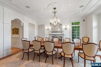 A decorators showplace! Beverly Hills Regency-Style Colonial - photo 12