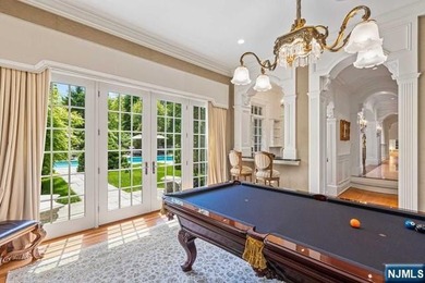 A decorators showplace! Beverly Hills Regency-Style Colonial - photo 13