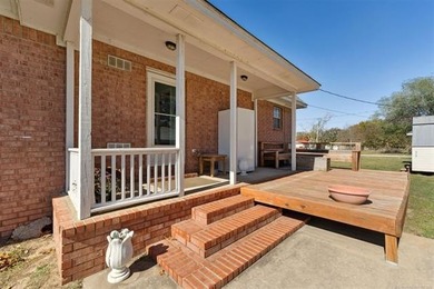 NEW PRICE!! Welcome to this bright and open 3-bedroom, 2.5-bath - photo 15