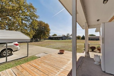 NEW PRICE!! Welcome to this bright and open 3-bedroom, 2.5-bath - photo 16