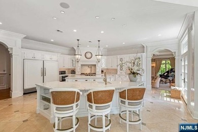 A decorators showplace! Beverly Hills Regency-Style Colonial - photo 19