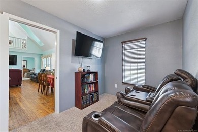 NEW PRICE!! Welcome to this bright and open 3-bedroom, 2.5-bath - photo 23