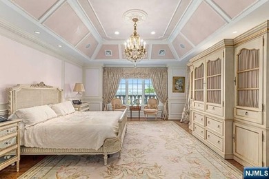 A decorators showplace! Beverly Hills Regency-Style Colonial - photo 25