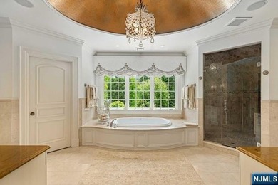 A decorators showplace! Beverly Hills Regency-Style Colonial - photo 26