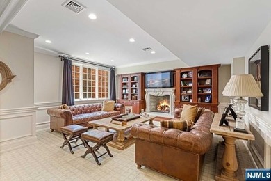 A decorators showplace! Beverly Hills Regency-Style Colonial - photo 28