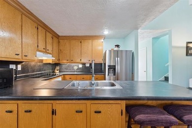 NEW PRICE!! Welcome to this bright and open 3-bedroom, 2.5-bath - photo 28