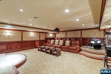 A decorators showplace! Beverly Hills Regency-Style Colonial - photo 31