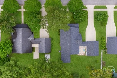 Welcome to life in The Village at Wild Heron, where tree-lined - photo 35