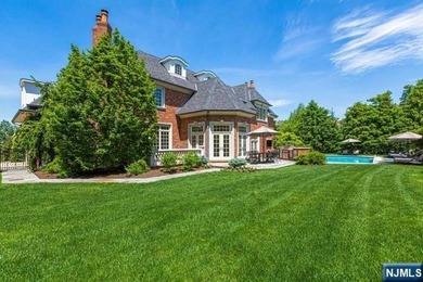 A decorators showplace! Beverly Hills Regency-Style Colonial - photo 35