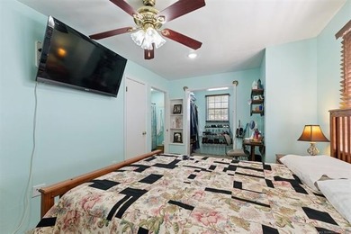 NEW PRICE!! Welcome to this bright and open 3-bedroom, 2.5-bath - photo 36