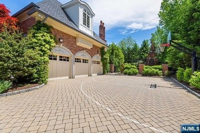A decorators showplace! Beverly Hills Regency-Style Colonial - photo 38