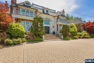 A decorators showplace! Beverly Hills Regency-Style Colonial - photo 40