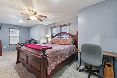 NEW PRICE!! Welcome to this bright and open 3-bedroom, 2.5-bath - photo 41