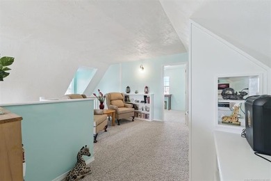 NEW PRICE!! Welcome to this bright and open 3-bedroom, 2.5-bath - photo 49