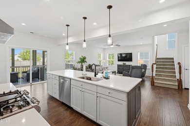 Enjoy this beautiful 3-bedroom, 2.5-bath home with a screened - photo 14