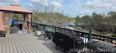 Large lakefront family home tucked back in a protective cove for - photo 15