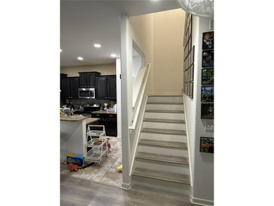 Beautiful 4-bedroom, 2.5-bathroom townhouse located in the - photo 17