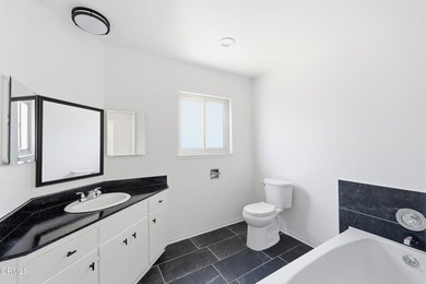 Beautiful 2-bedroom, 2-bath home located in a highly desirable - photo 18