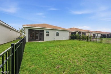 Rarely Available & HIGHLY DESIRABLE, this FURNISHED 2 Bedroom + - photo 23