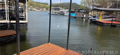Large lakefront family home tucked back in a protective cove for - photo 25