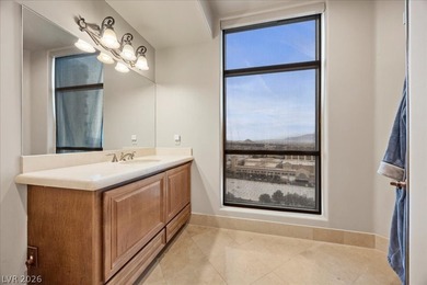 Great opportunity to own a higher floor two bedroom unit in - photo 32